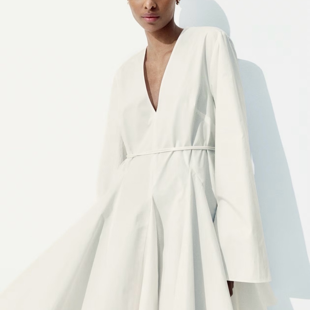 H&M Cream Long Sleeve V-Neck Dress